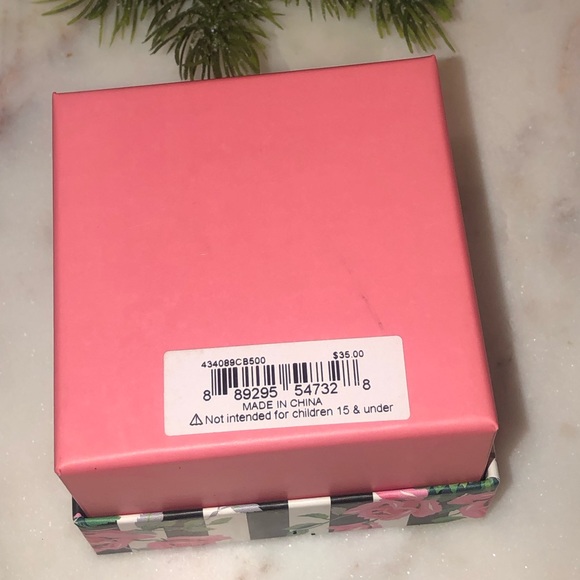 ✨NWT✨ Betsey Johnson Flower Show Open Frame Flower Drop Light Purple Earrings - Picture 4 of 5